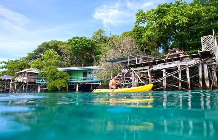 Lusia'S Lagoon Chalets Salelologa Exterior foto
